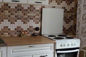 Сдам светлую однокомнатную квартиру на длительный срок на Алещенкова, 23