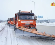 Свыше 400 спецмашин борются с последствиями снегопада на региональных дорогах