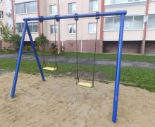 Жители Уральской, 24 и 26 поблагодарили за обновление детской площадки