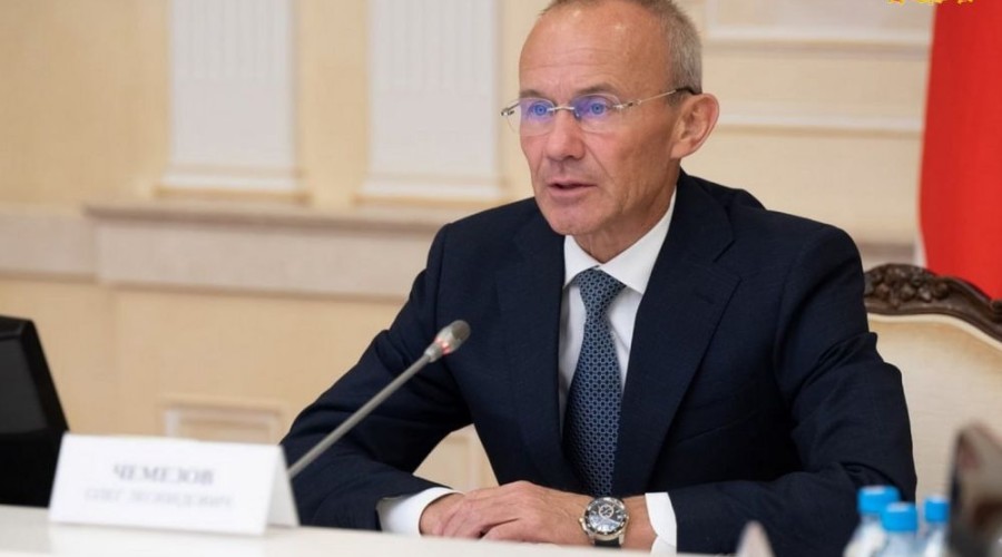 Подать документы на обучение в программе «Управленческие кадры Урала» теперь можно не только на сайте, но и во фронт-офисе в Екатеринбурге