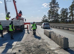 Дорожники продолжают ремонт эстакады над железнодорожными путями на 42-м километре ЕКАД