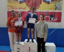 У самбистов Заречного 9 медалей