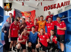 Важную победу на своём поле одержала футбольная команда Феникс