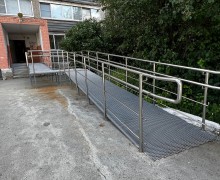 В нынешнем году управляющие компании Заречного продолжат устанавливать пандусы для маломобильных людей