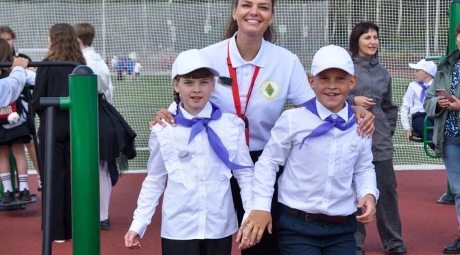 Современные спортивные стадионы открылись в Красноуфимске и Верхнем Дуброво