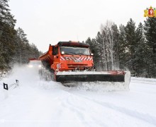 Последствия весеннего снегопада на Среднем Урале ликвидирует более 200 единиц техники