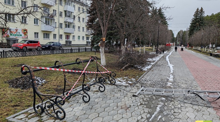 В сквере Победы разобрали скамейки, не переживайте, это временно