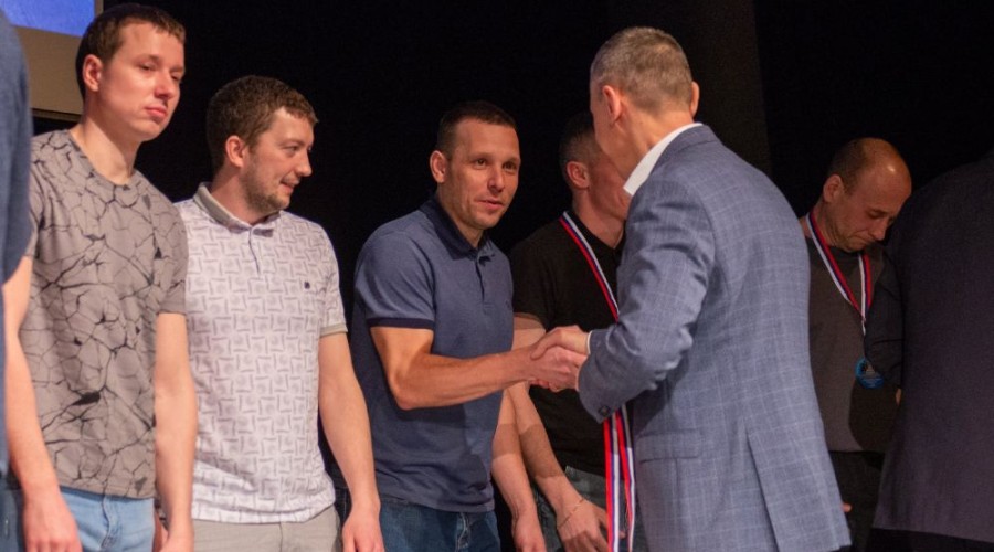 Наша хоккейная команда стала призёром чемпионата Заречного среди взрослых любительских команд