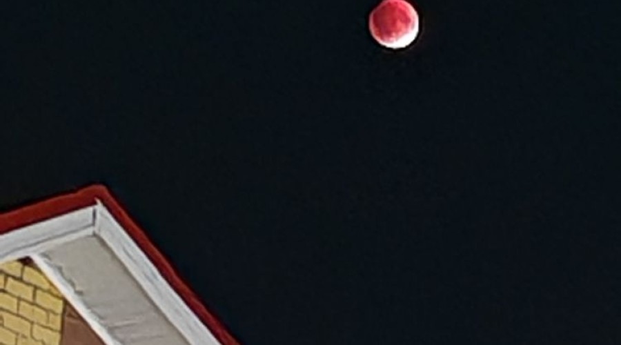 ПрМо сейчас - полное лунное затмение