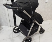 Продам прогулочную коляску всесезонную