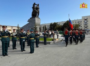 В Екатеринбурге состоялся автопробег «Броня крепка и танки быстры», посвящённый празднованию Дня танкиста и 105-летию отечественного танкостроения