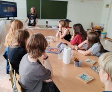 Воспитанники детской художественной школы Заречного отправились в Новоуральск в художественную академию Росатома