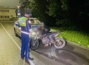 В Заречном ночью остановили подростка на питбайке