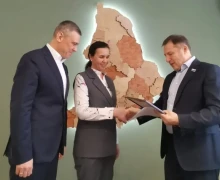 Члена городской избирательной комиссии наградили благодарственным письмом ЗакСО