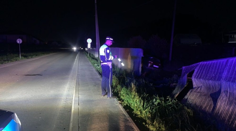 Госавтоинспекция Заречного устанавливает обстоятельства дорожно-транспортного происшествия, в котором пострадал несовершеннолетний водитель