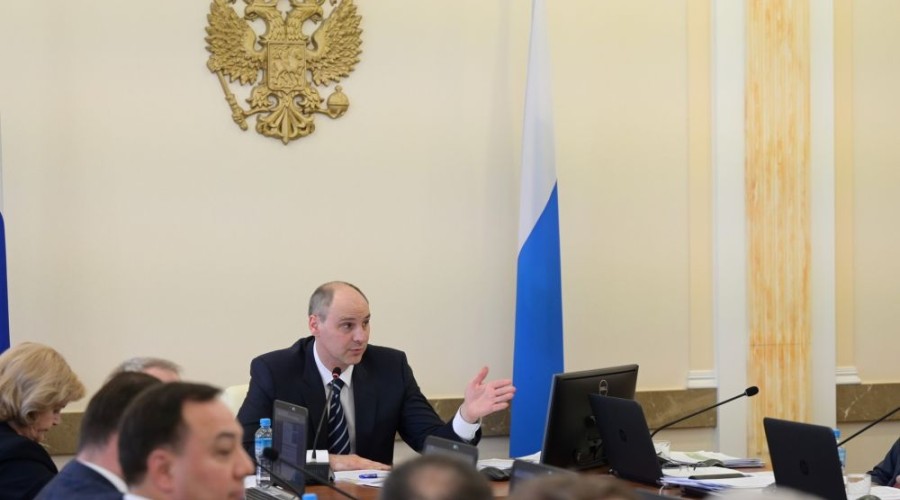 Врио губернатора Денис Паслер поручил до конца года ввести в эксплуатацию семь поликлиник в Свердловской области