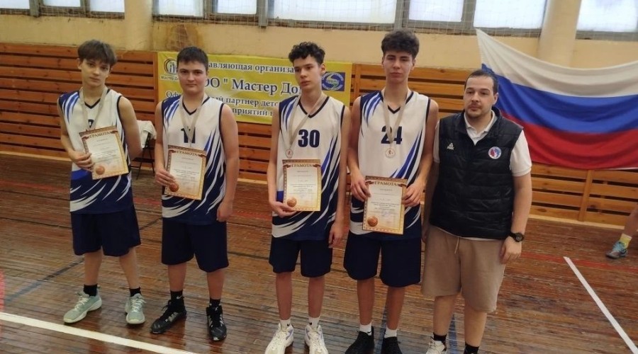 22 февраля 2026 года в поселке Рефтинский прошли соревнования по баскетболу 3х3, собравшие 6 команд