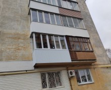 Услуги по остеклению и ремонту балконов