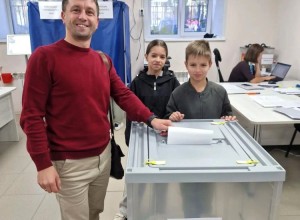 Юные зареченцы вместе с родителями посетили избирательные участки