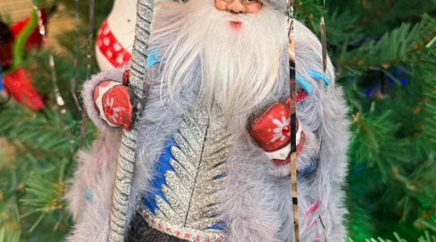 Морозко, сделанный зареченской мастерицей, стал лучшей авторской игрушкой