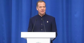 Медведев назвал демографию и кадры среди приоритетов на ближайшее время