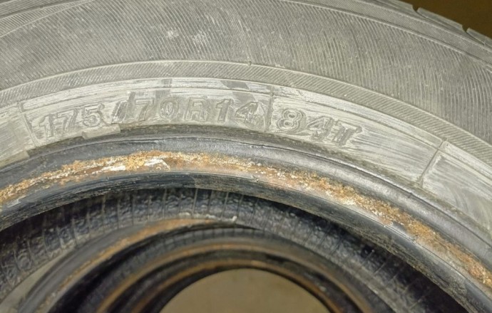 Продам летнюю резину б/у Yokohama BluEarth 175/70/R14