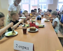 Детей в зареченских школах будут кормить по-новому: у нас сменился подрядчик