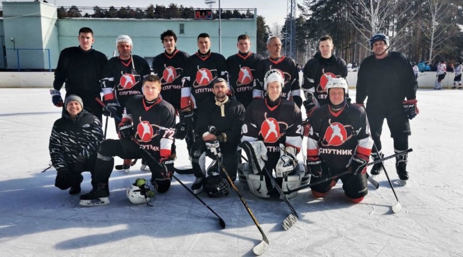 Волевая победа: Феникс-Ю победил в чемпионате Заречного по хоккею