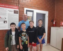 Самбисты СШ Десантник осваивают борьбу сумо и побеждают