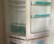 Продам холодильник Стинол