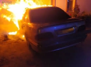 В центре Заречного чуть не сгорел Мерседес