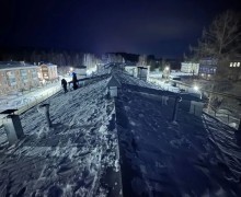 Продолжается активная фаза работ по уборке снега со скатных крыш!