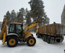 Осуществляется механизированная очистка и вывоз снега с придомовой территории