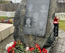 СЕГОДНЯ В КУРМАНКЕ ОТКРЫТА МЕМОРИАЛЬНАЯ ДОСКА в память о ребятах, погибших на СВО