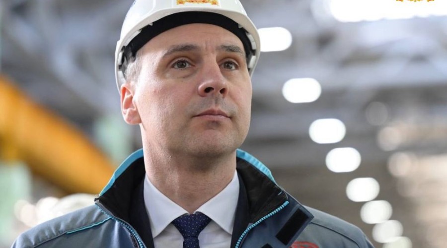 Врио губернатора Свердловской области Денис Паслер оценил мощности Уралмашзавода и пообщался с работниками предприятия