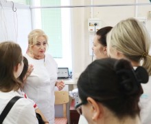 Студенты-медики Белоярского техникума осваивают физиотерапию на практике в МСЧ-32