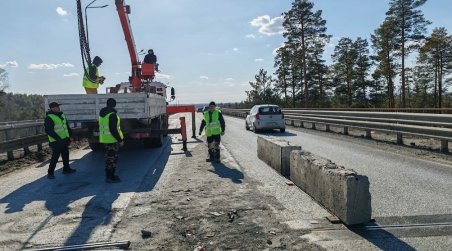 1 апреля дорожники приступили к ремонту второй части эстакады на 42-м километре Екатеринбургской кольцевой автодороги