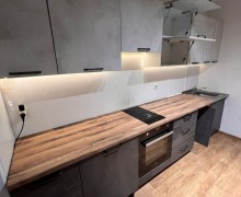 Продам кухонный гарнитур, 3,27 м, без духовки