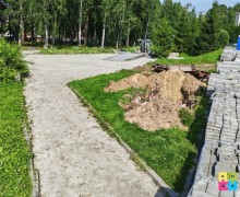 Территорию возле памятника ликвидаторам техногенных катастроф благоустраивают в Заречном
