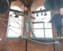 21 апреля ученики 5а класса Мезенской школы ходили на экскурсию в Храм на колокольню