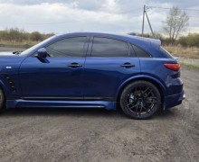 Infiniti QX70, 