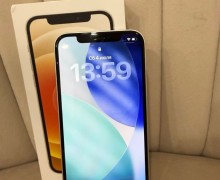Продам iPhone 12 white 64 ГБ