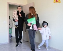 В Заречном 145 детей-сирот празднуют новоселье — сегодня они получили ключи от квартир