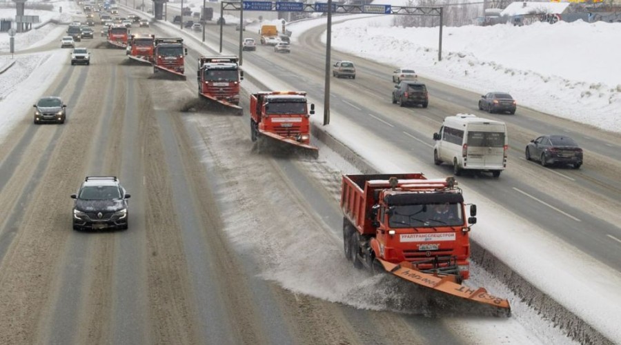 Региональные дороги от последствий снегопада очищали 394 единицы техники