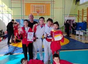 Самбисты СШ Десантник снова завоёвывают медали