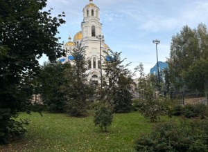 Осенний день в Заречном: город в медовом свете