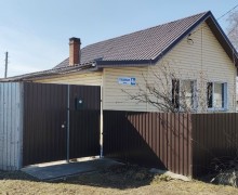 Продаётся дом с участком в п. Белоярский