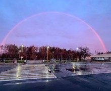 Через такую арку сегодня наши сотрудники идут к 1-й проходной Белоярской АЭС