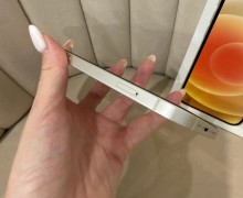 Продам iPhone 12 white 64 ГБ