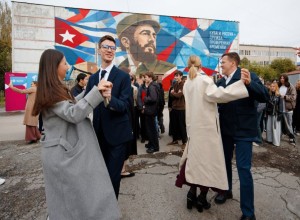 В Екатеринбурге появился мурал в память о приезде Фиделя Кастро на Урал